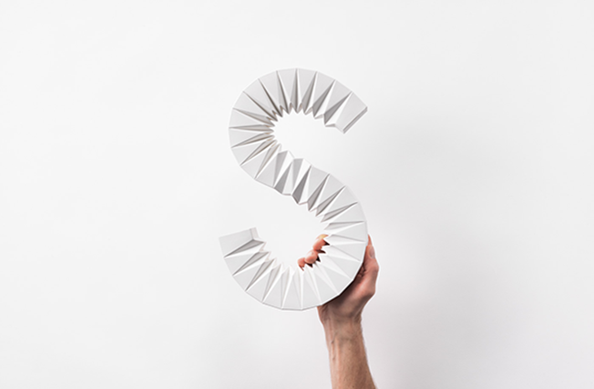 Um grande S de origami para o bom design sueco